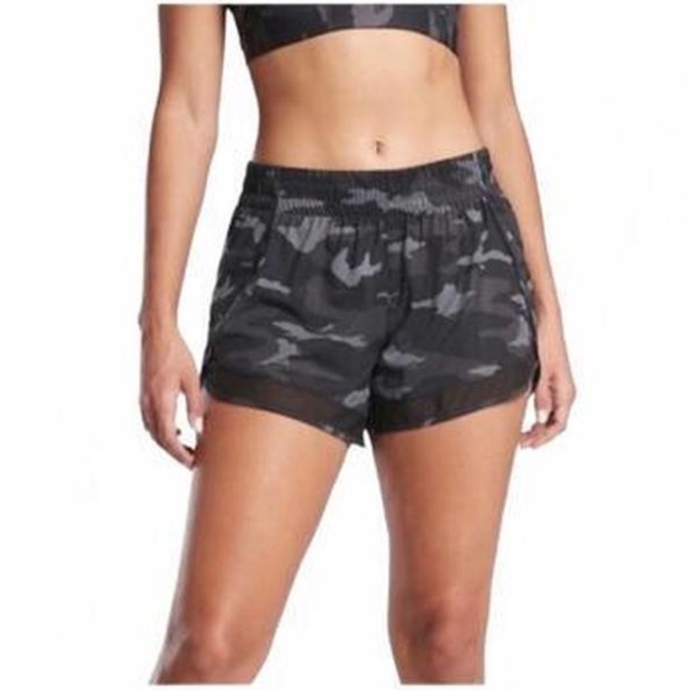 Athleta Printed‎ Mesh Racer Run Short 4 Camo Gray Black Athletic Shorts Small